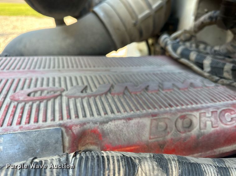 image for item EH6706 2007 International 9400i semi truck