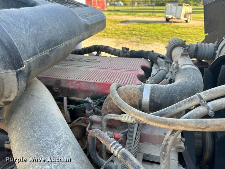 image for item EH6706 2007 International 9400i semi truck