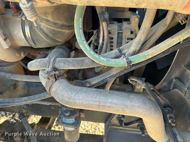 image for item EH6706 2007 International 9400i semi truck