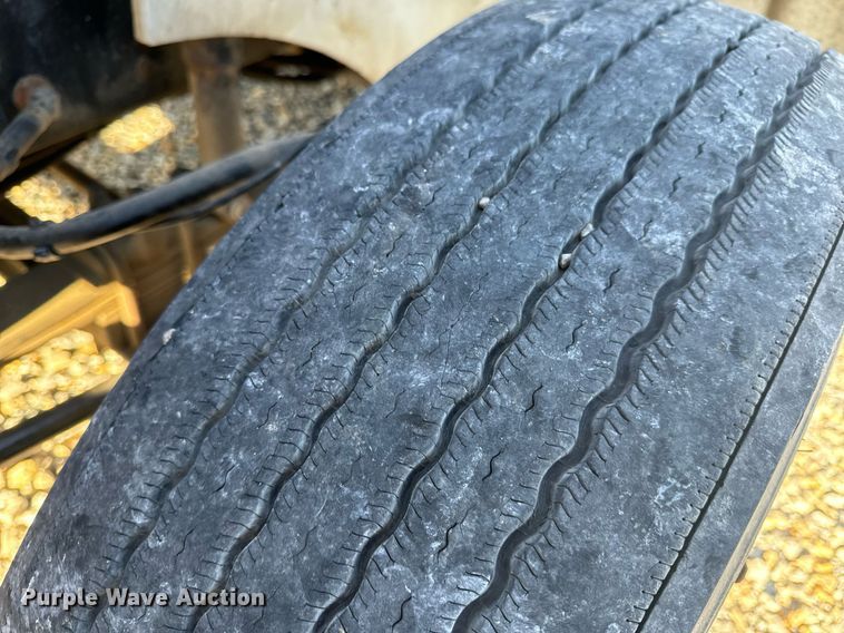 image for item EH6706 2007 International 9400i semi truck