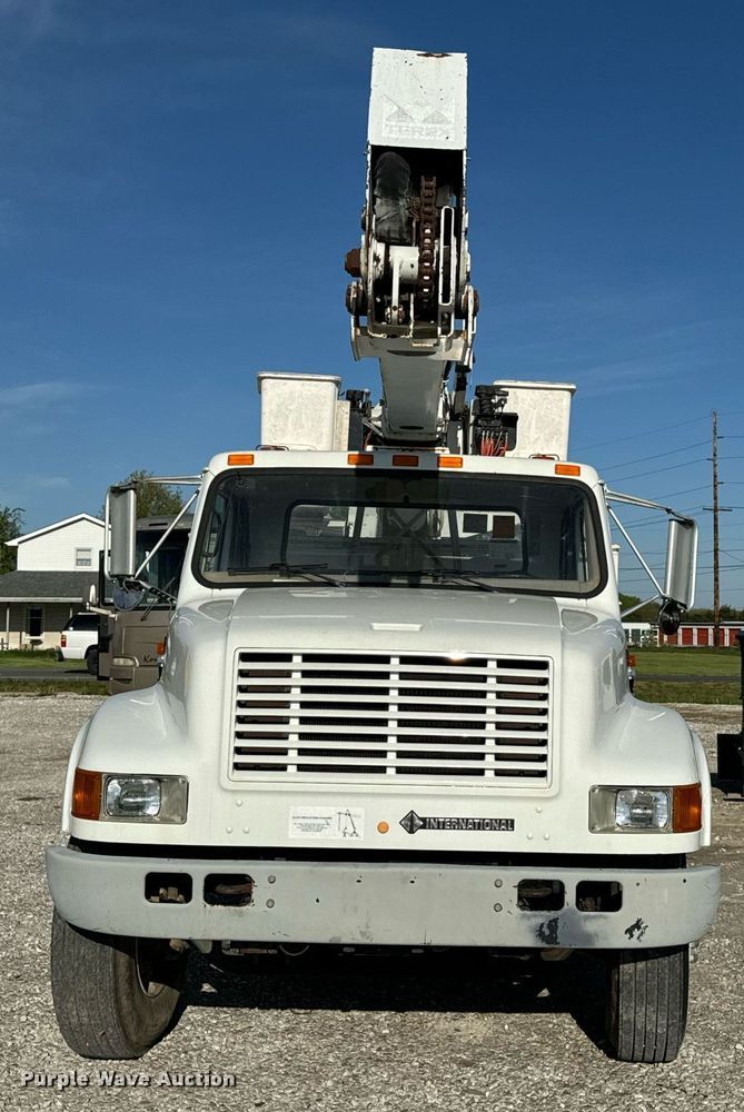 image for item EH6708 2000 International 4700 bucket truck