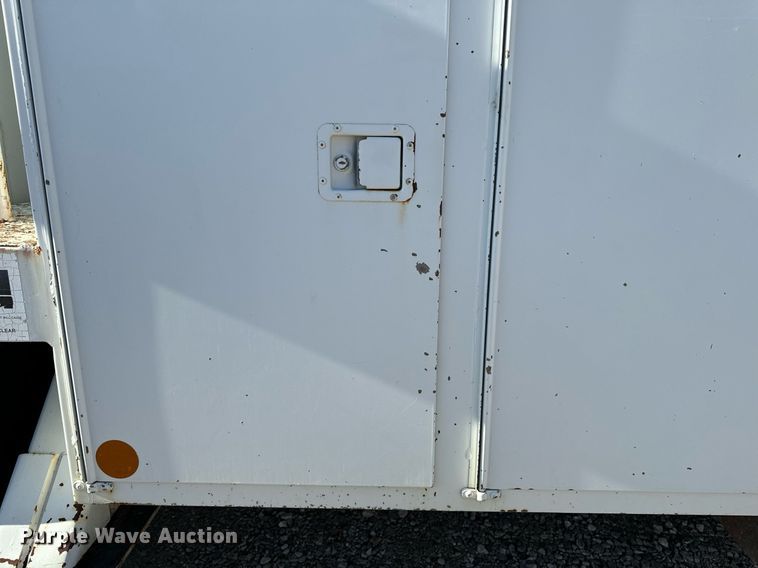 image for item EH6708 2000 International 4700 bucket truck