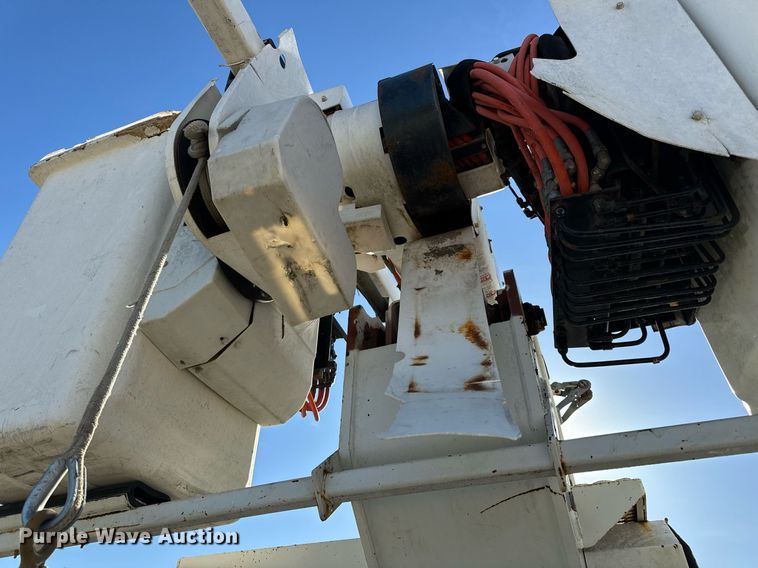 image for item EH6708 2000 International 4700 bucket truck