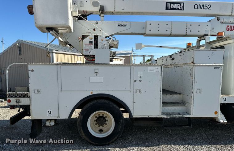 image for item EH6708 2000 International 4700 bucket truck