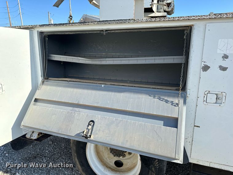 image for item EH6708 2000 International 4700 bucket truck