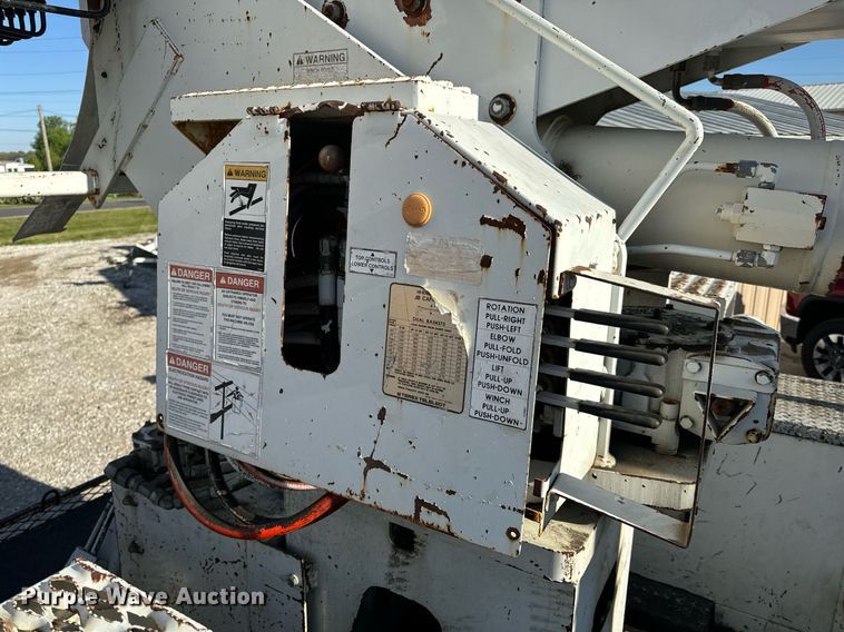 image for item EH6708 2000 International 4700 bucket truck