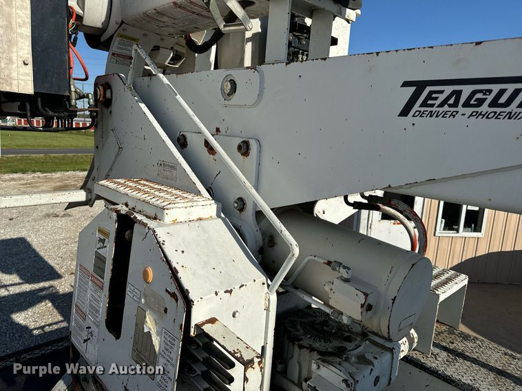 image for item EH6708 2000 International 4700 bucket truck