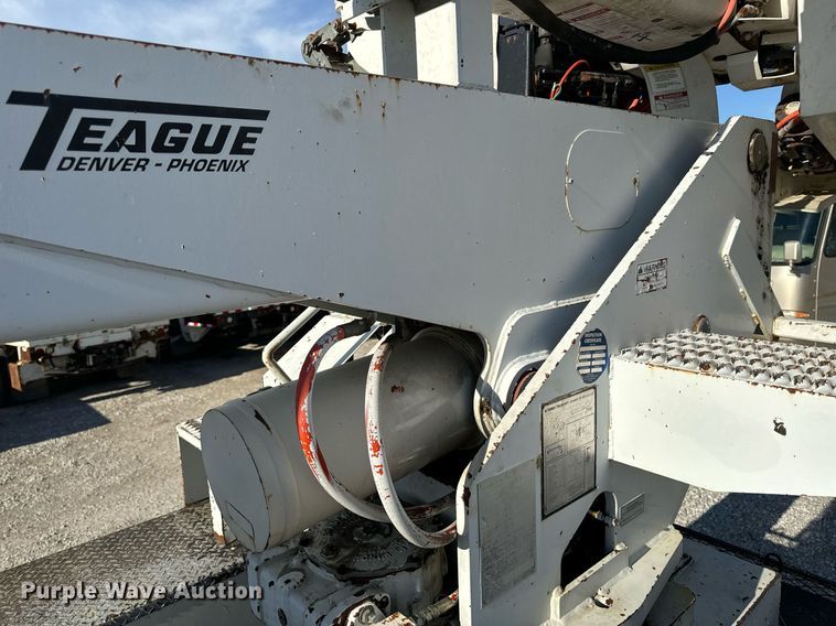 image for item EH6708 2000 International 4700 bucket truck