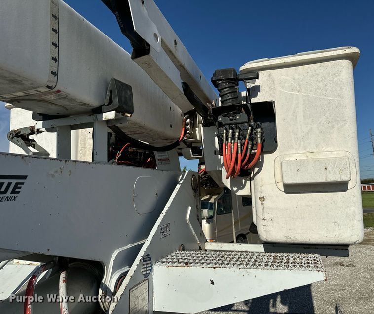 image for item EH6708 2000 International 4700 bucket truck