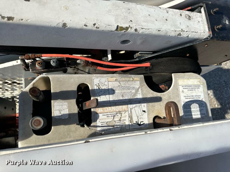 image for item EH6708 2000 International 4700 bucket truck