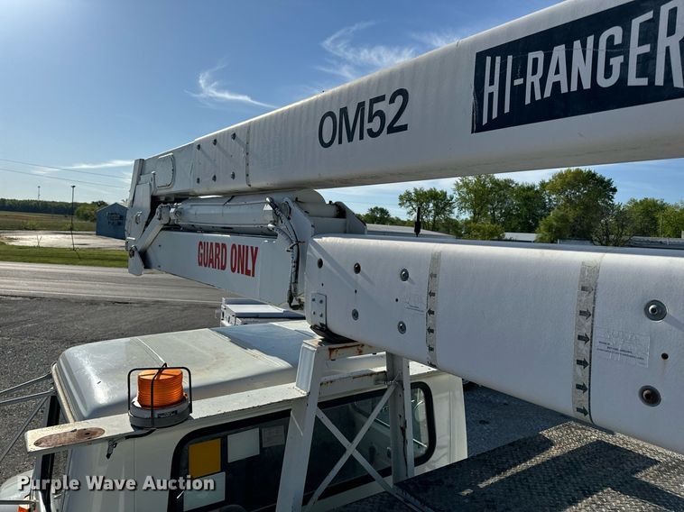 image for item EH6708 2000 International 4700 bucket truck