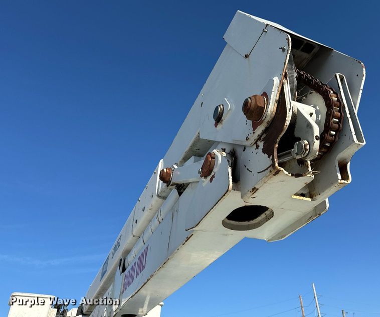 image for item EH6708 2000 International 4700 bucket truck