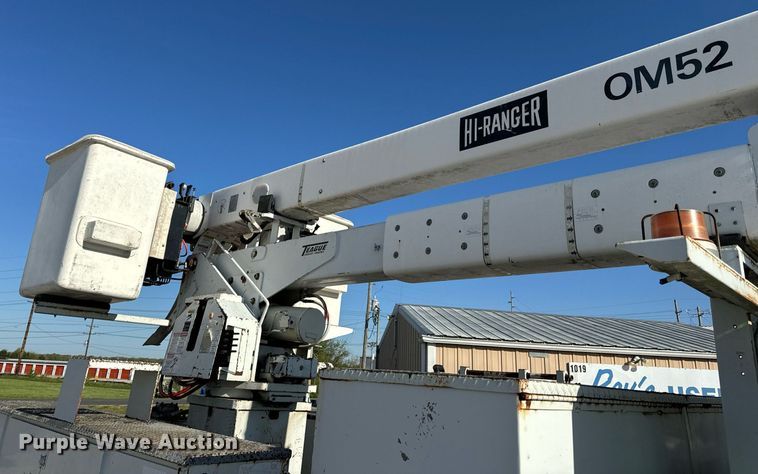 image for item EH6708 2000 International 4700 bucket truck