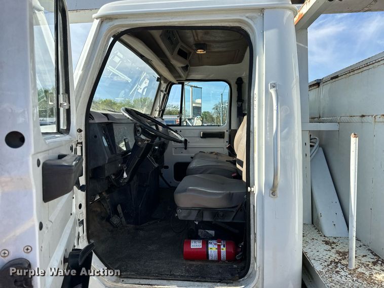 image for item EH6708 2000 International 4700 bucket truck