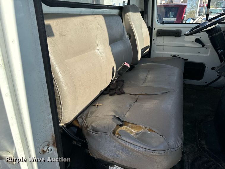 image for item EH6708 2000 International 4700 bucket truck