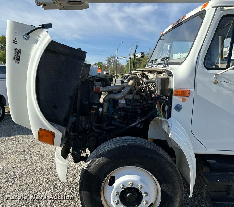 image for item EH6708 2000 International 4700 bucket truck