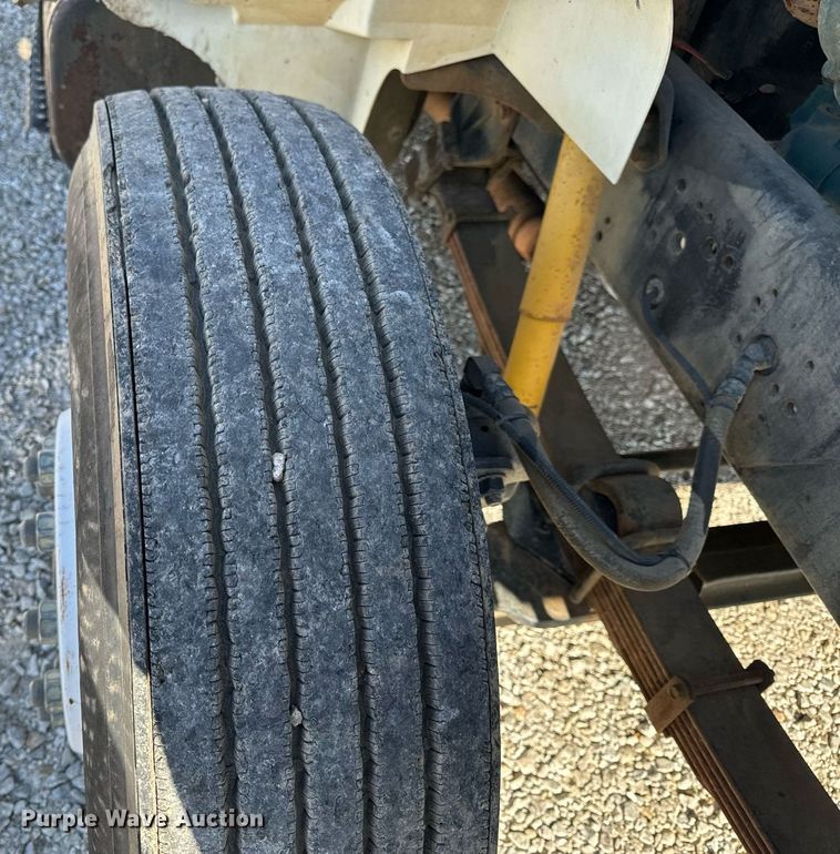 image for item EH6708 2000 International 4700 bucket truck