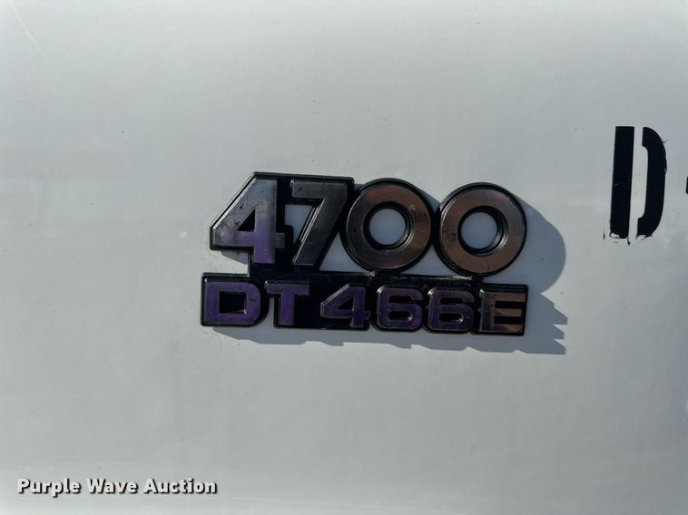 image for item EH6708 2000 International 4700 bucket truck