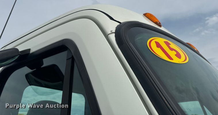 image for item EH6726 2015 Freightliner Cascadia semi truck