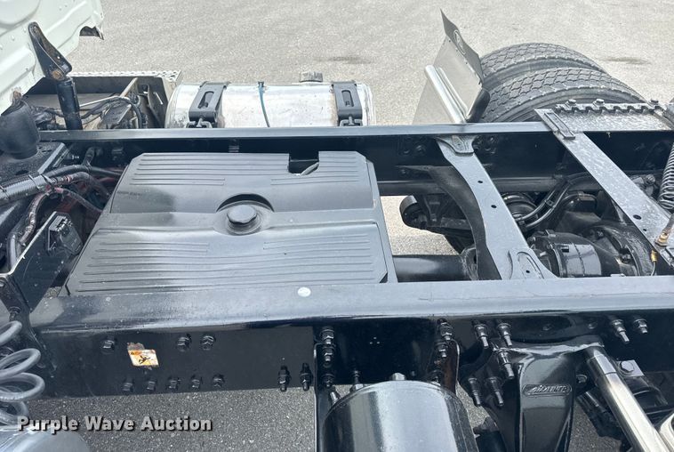 image for item EH6726 2015 Freightliner Cascadia semi truck