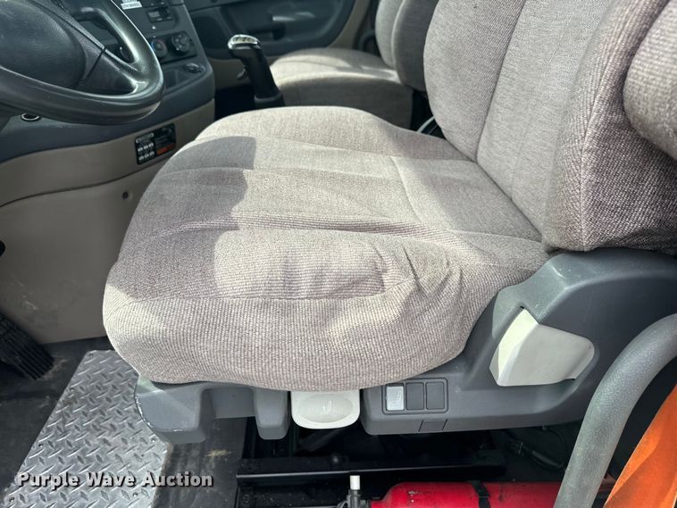 image for item EH6726 2015 Freightliner Cascadia semi truck