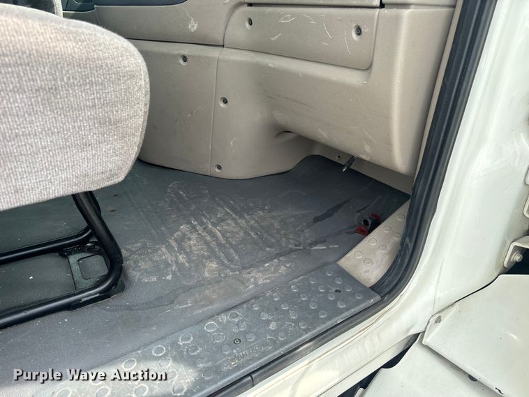 image for item EH6726 2015 Freightliner Cascadia semi truck