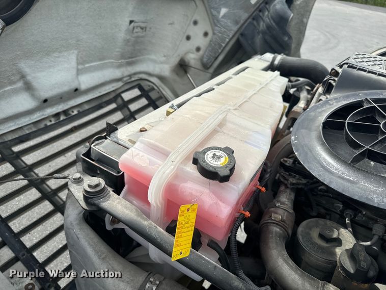 image for item EH6726 2015 Freightliner Cascadia semi truck