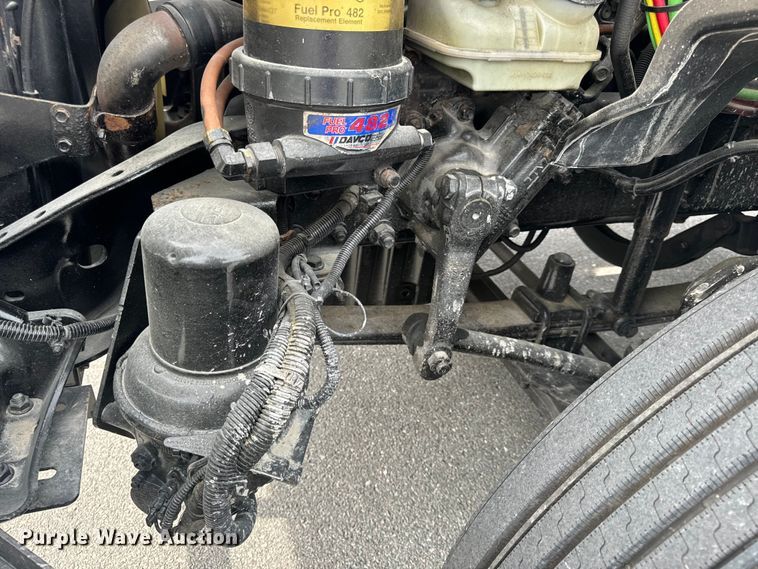 image for item EH6726 2015 Freightliner Cascadia semi truck