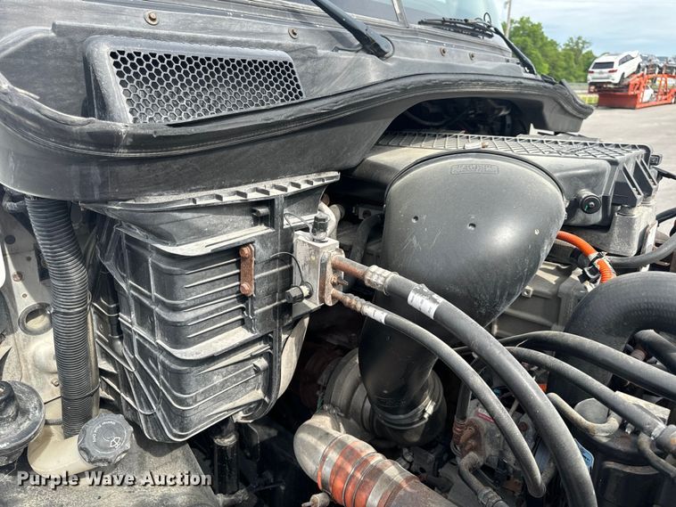 image for item EH6726 2015 Freightliner Cascadia semi truck