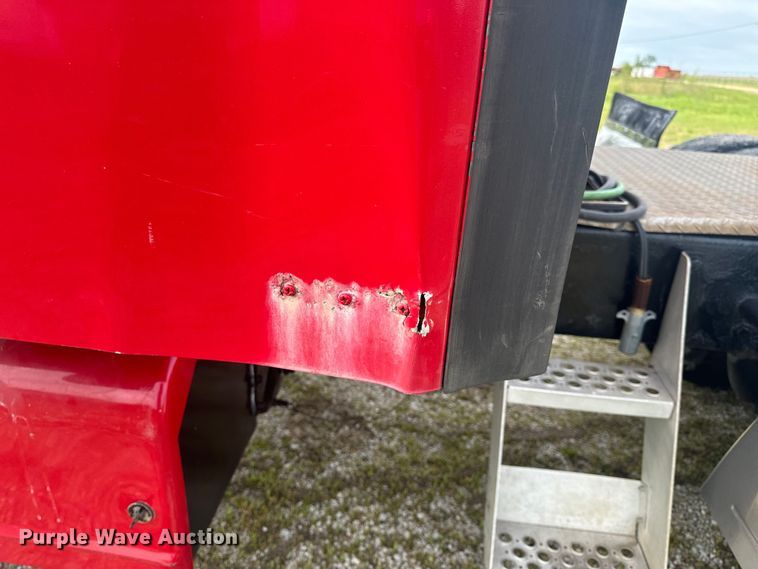 image for item EH6727 2007 Kenworth T800 semi truck