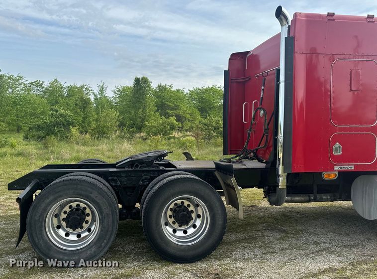 image for item EH6727 2007 Kenworth T800 semi truck