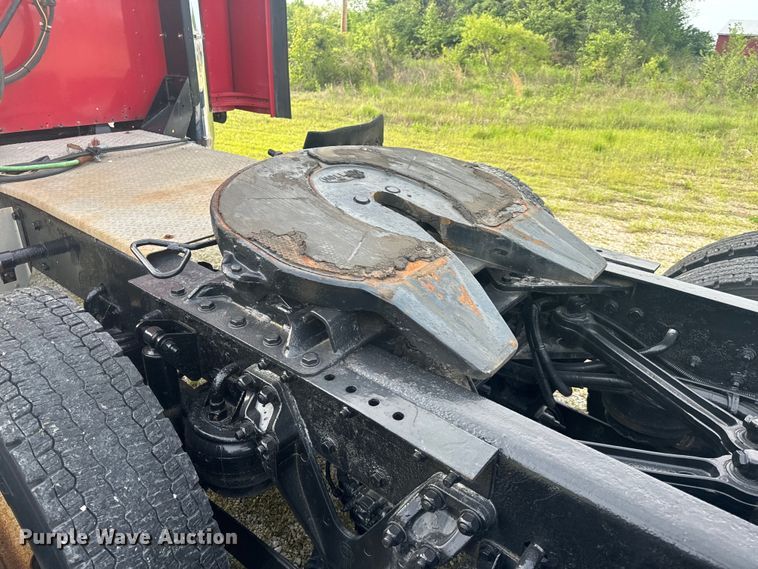 image for item EH6727 2007 Kenworth T800 semi truck