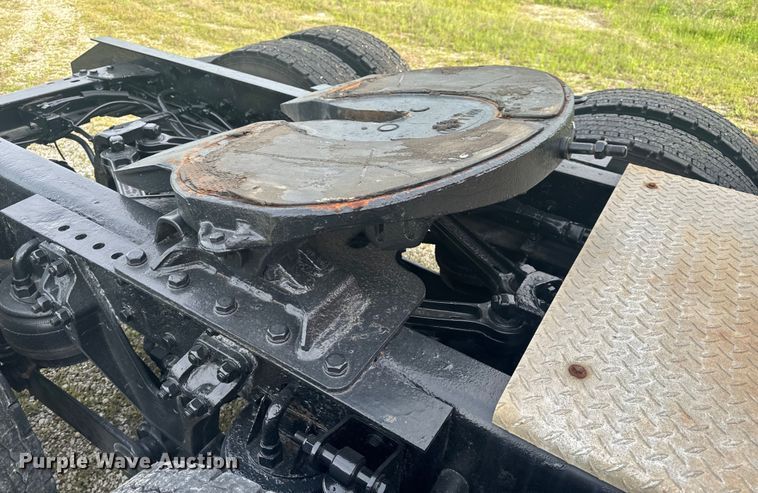 image for item EH6727 2007 Kenworth T800 semi truck