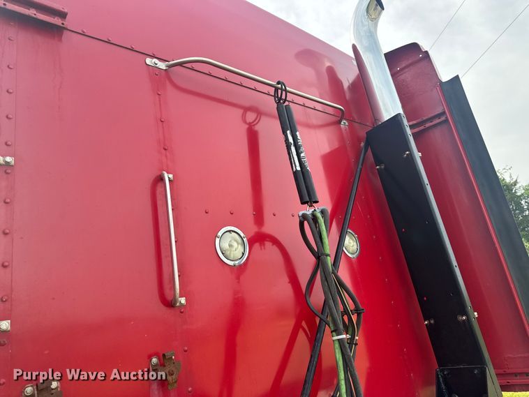 image for item EH6727 2007 Kenworth T800 semi truck