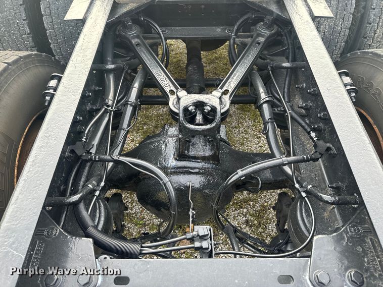 image for item EH6727 2007 Kenworth T800 semi truck