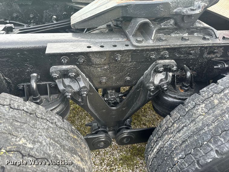 image for item EH6727 2007 Kenworth T800 semi truck