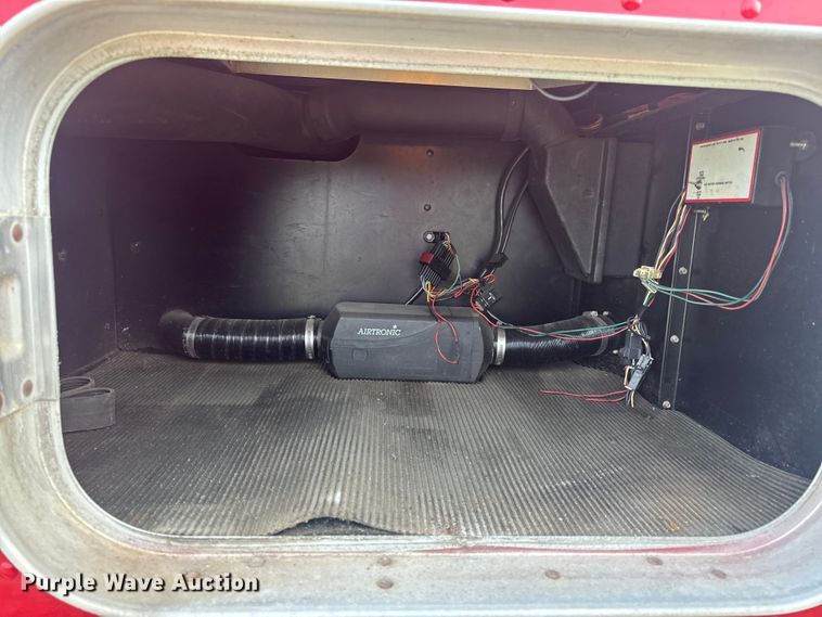 image for item EH6727 2007 Kenworth T800 semi truck