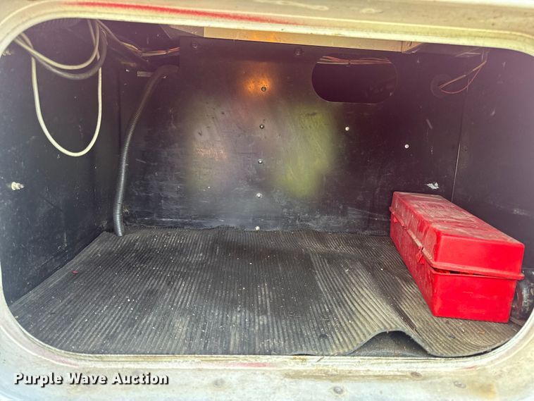 image for item EH6727 2007 Kenworth T800 semi truck