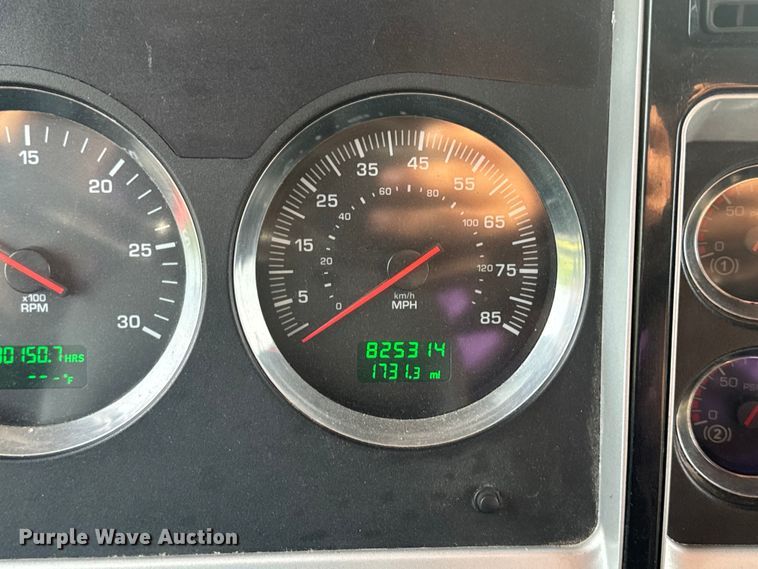 image for item EH6727 2007 Kenworth T800 semi truck