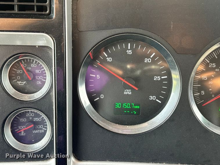 image for item EH6727 2007 Kenworth T800 semi truck