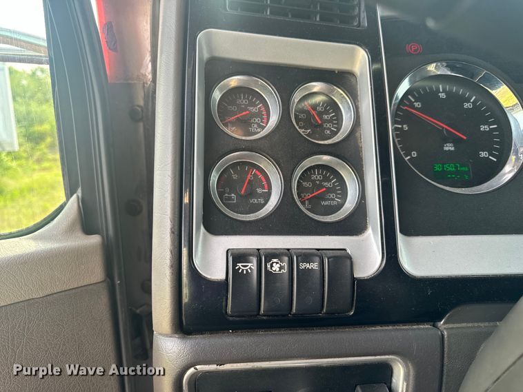 image for item EH6727 2007 Kenworth T800 semi truck