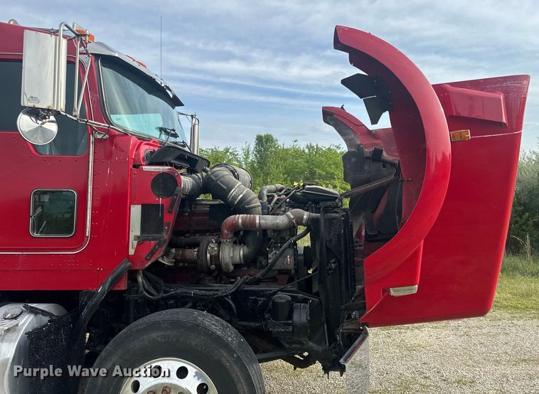 image for item EH6727 2007 Kenworth T800 semi truck