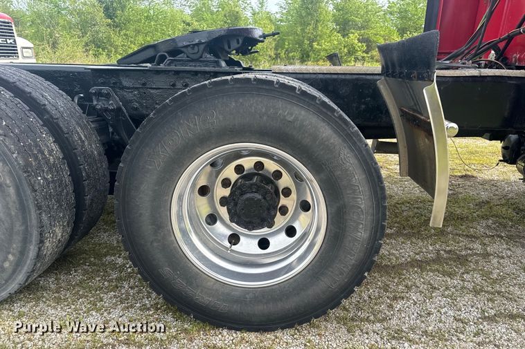 image for item EH6727 2007 Kenworth T800 semi truck