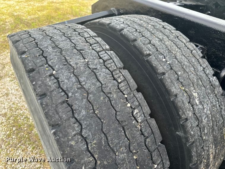 image for item EH6727 2007 Kenworth T800 semi truck