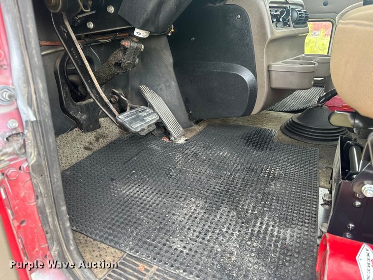 image for item EH6728 2007 Mack CHN613 semi truck