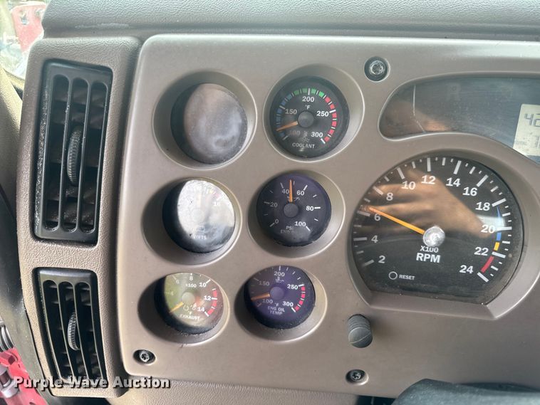 image for item EH6728 2007 Mack CHN613 semi truck