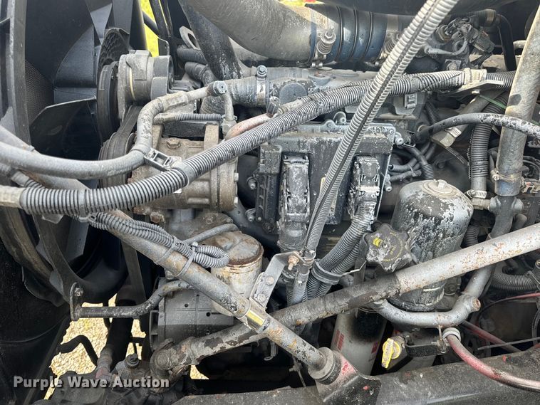 image for item EH6728 2007 Mack CHN613 semi truck