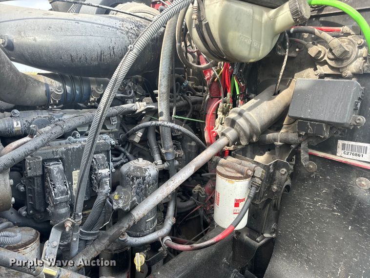 image for item EH6728 2007 Mack CHN613 semi truck