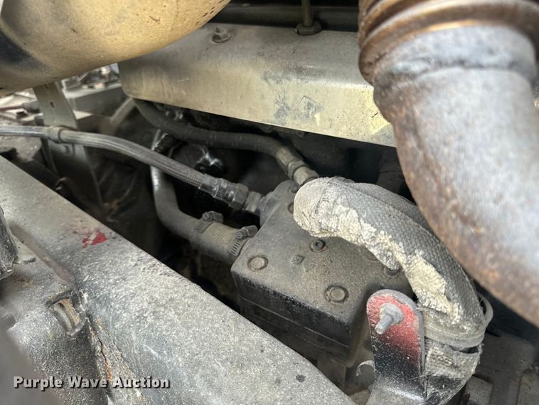 image for item EH6728 2007 Mack CHN613 semi truck