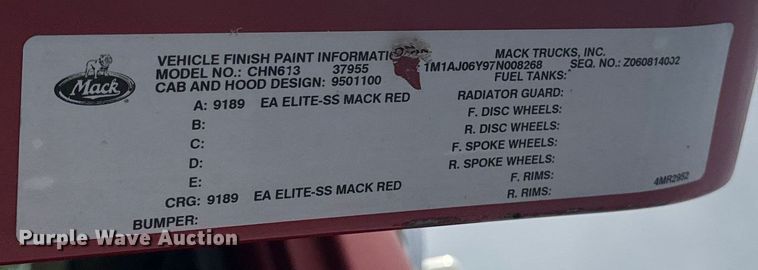 image for item EH6728 2007 Mack CHN613 semi truck